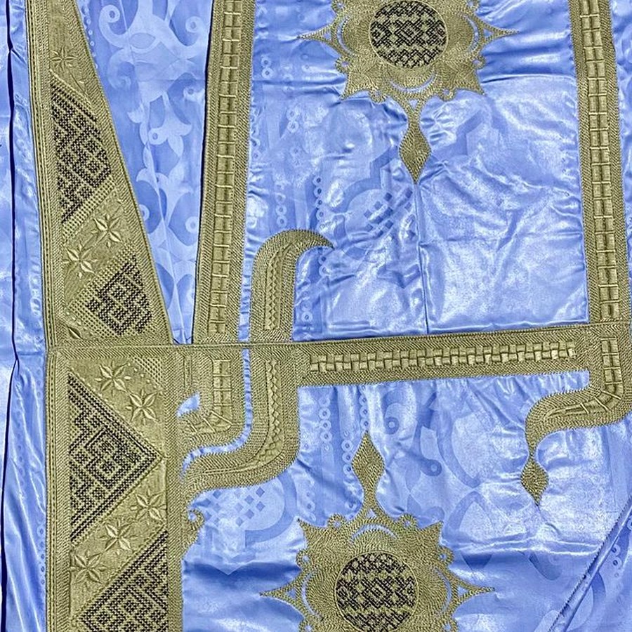 دراعة صحراوية بتطريز ذهبي